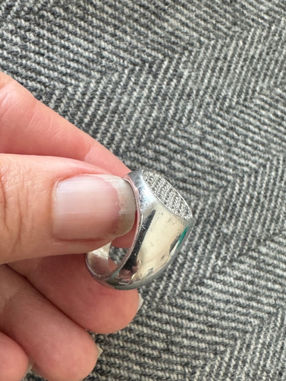 TIFFANY RING KNOCKOFF, PURCHASED IN ROME - Picture 14 of 15